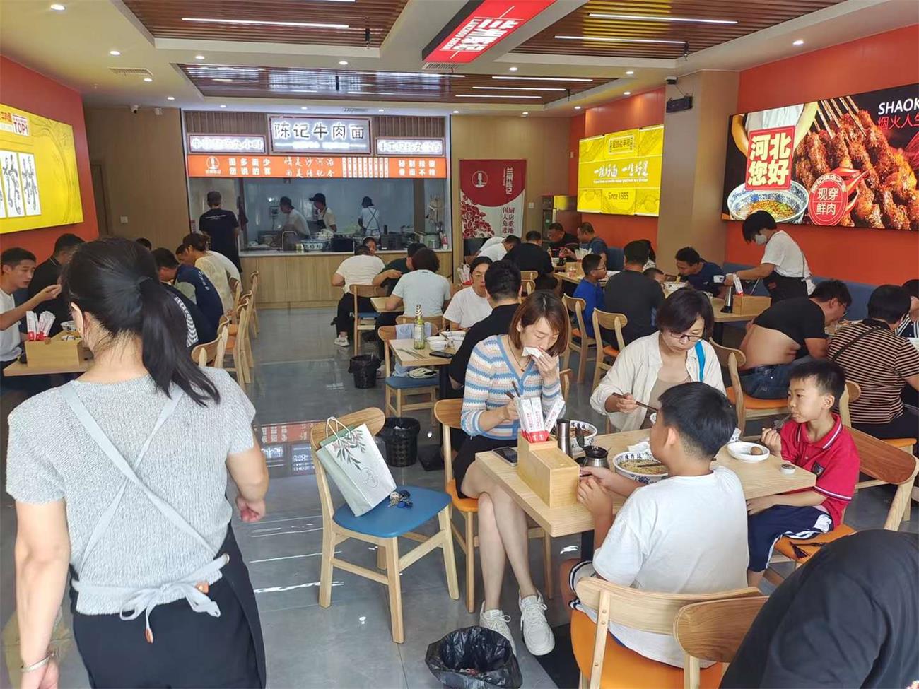 兰州陈记牛肉面河北沙河店营业中